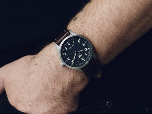 Wrist shot automatic watch First Flight 40